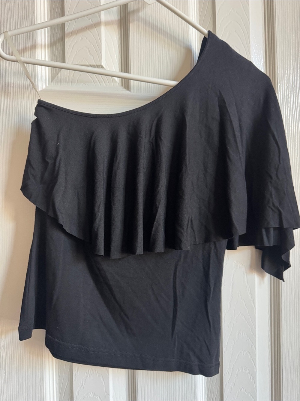 bebe Black One-Shoulder Ruffle Crop Top
